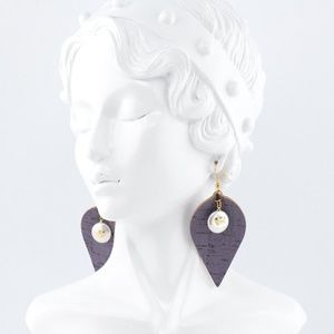 Fresh Water Pearl Heart Earrings with Plum Leaf Background